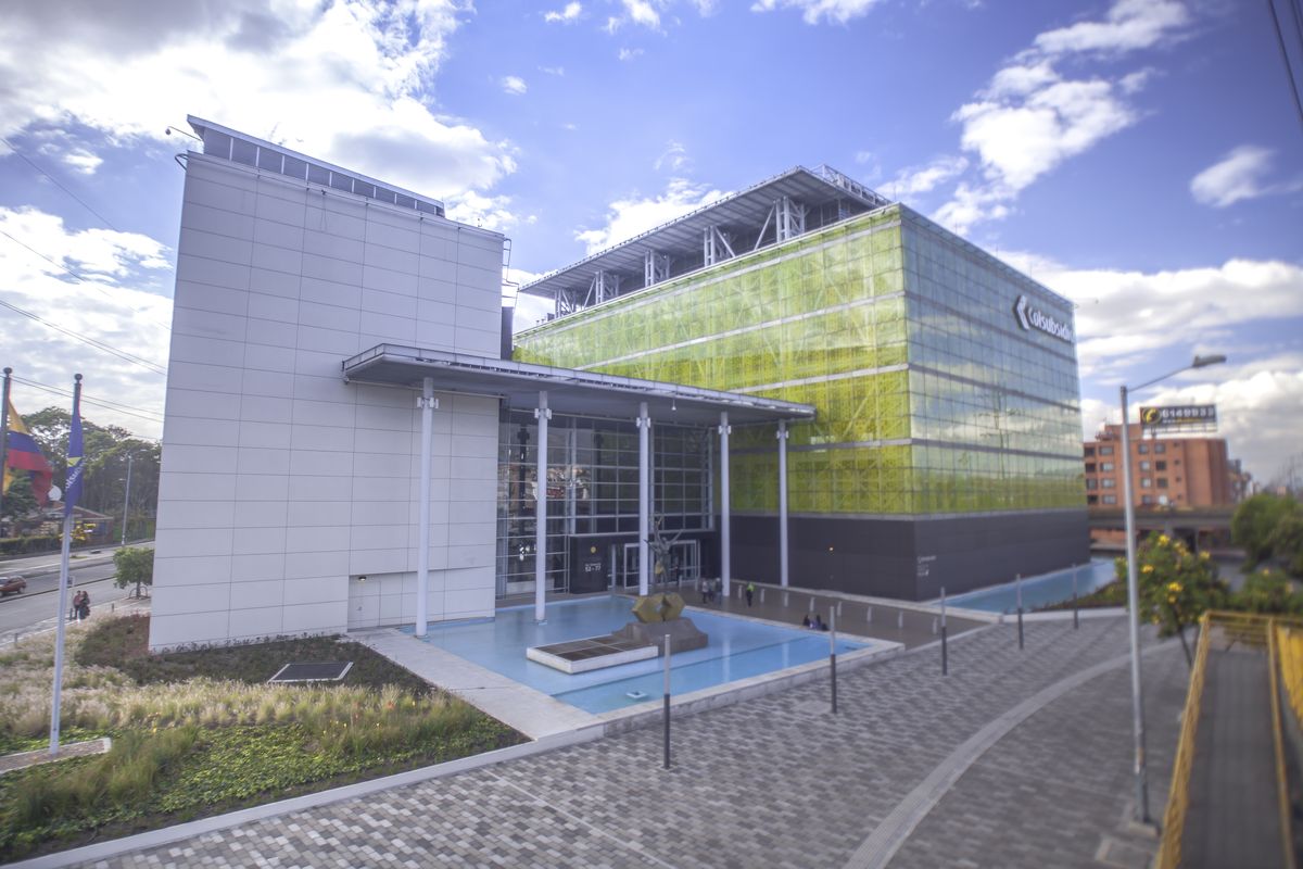 Centro Empresarial y Recreativo El Cubo